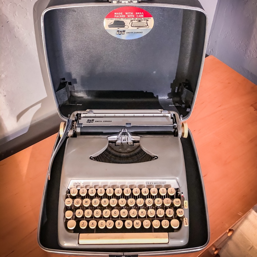 WORKING 1964 Smith-Corona Sterling Typewriter